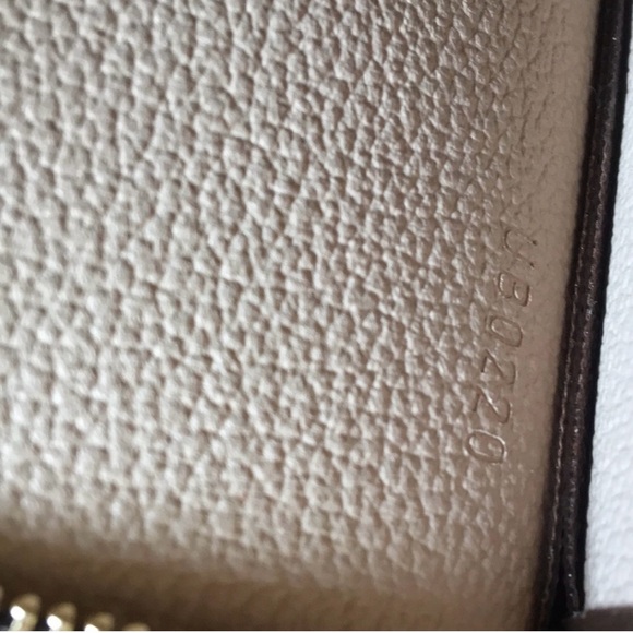 Authentic Louis Vuitton Tioletry 19-used - Picture 5 of 5